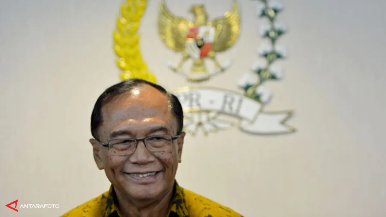 sidarto-mpr-lantik130705b.jpg