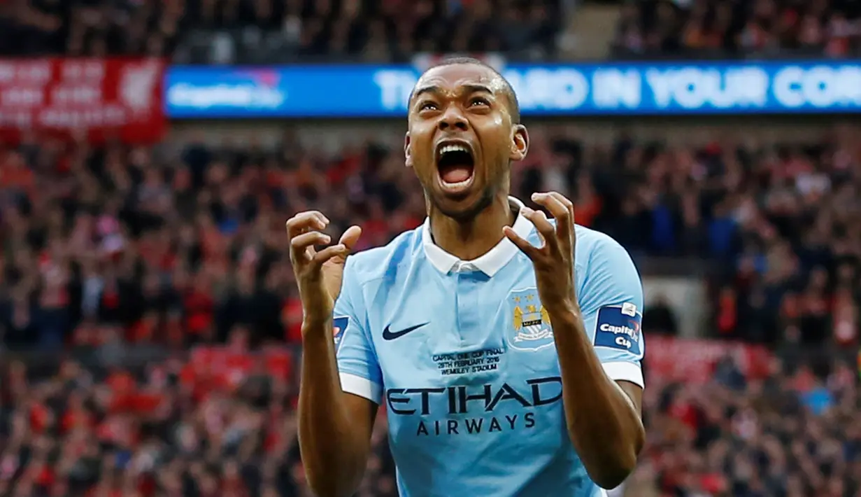 Ekspresi pemain Manchester City, Fernandinho, setelah gagal mencetak gol ke gawang Liverpool di final Piala Liga Inggris di Stadion Wembley, London, Senin (29/2/2016) dini hari WIB. (Action Images via Reuters/Carl Recine)