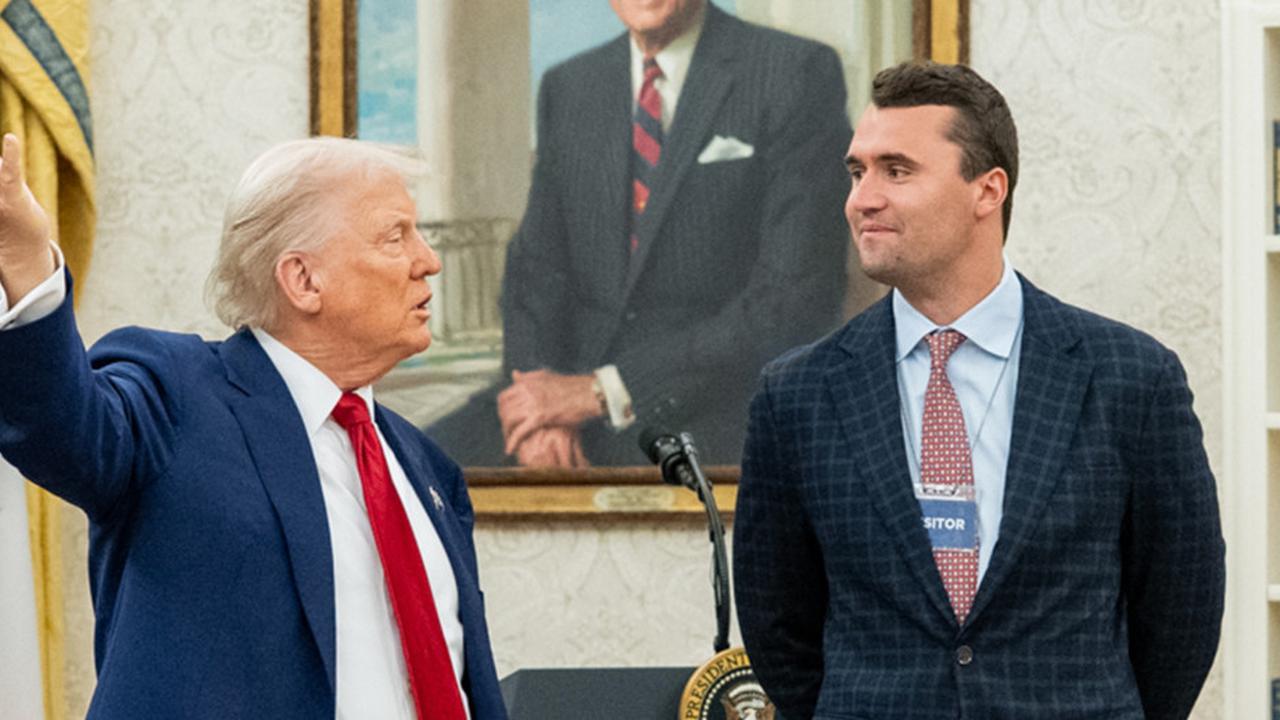 Cerita Saksi Mata Usai Peluru Tembus Tubuh Charlie Kirk: Darah Seperti Air Mancur Keluar dari Lehernya