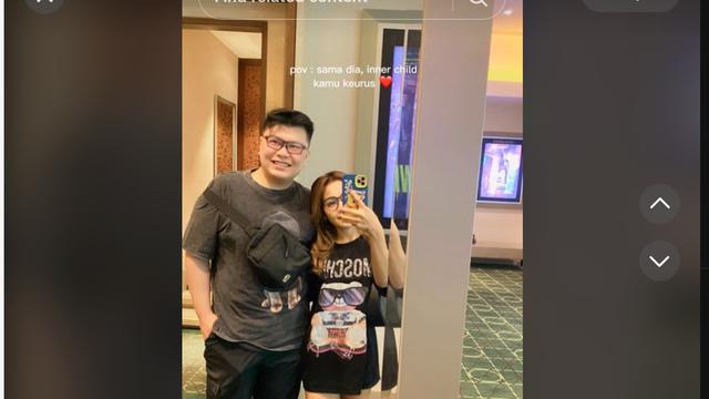 Dini Sera Afrianti (29) menjadi korban dugaan penganiayaan hingga tewas yang dilakukan oleh anak anggota DPR RI fraksi PKB Gregorius Ronald Tannur (31) di Surabaya, Jawa Timur.