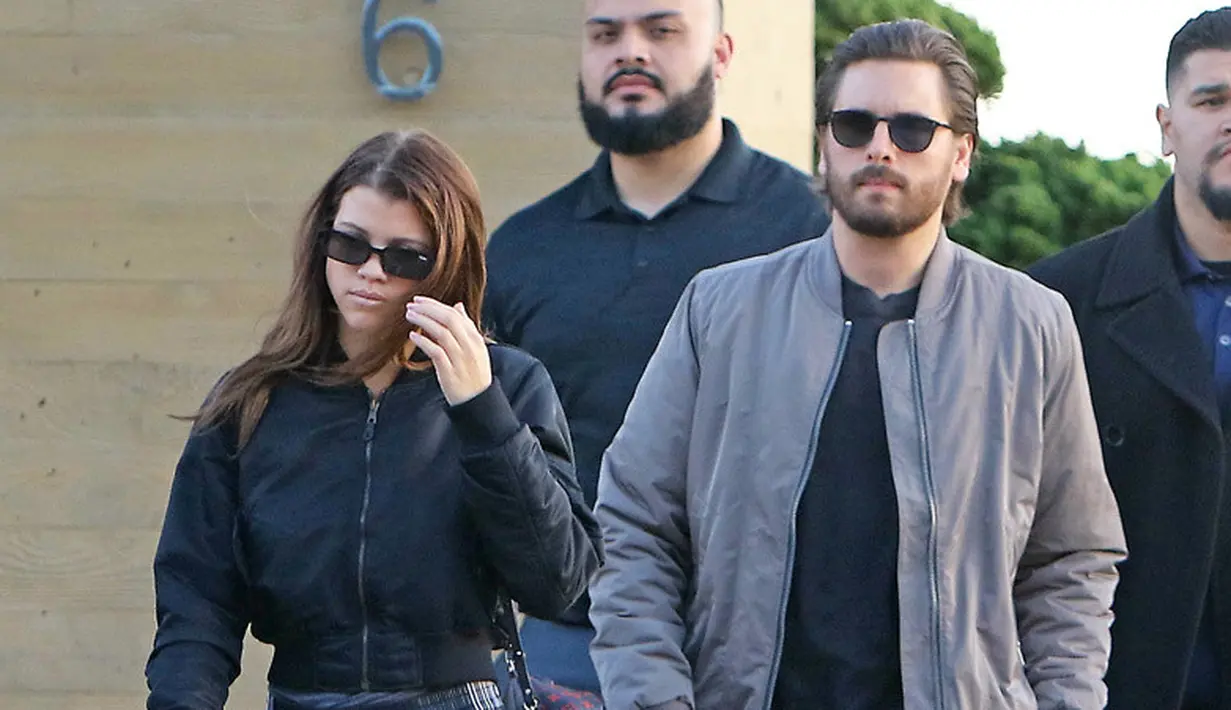 Scott Disick mengunfollow Sofia Richie di Instagram. Apakah ini tanda hubungan mereka sudah berakhir dan Scott akan mengejar kembali Kourtney Kardashian? (SplashNews/HollywoodLife)