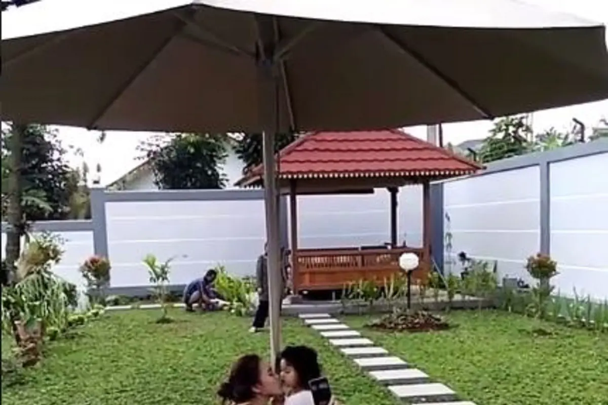 [Bintang] Ayu Ting Ting
