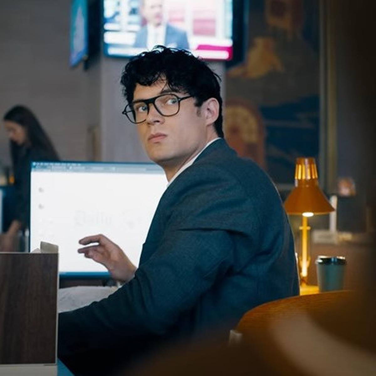 Clark Kent dalam film Superman 2025 diperankan oleh David Corenswet