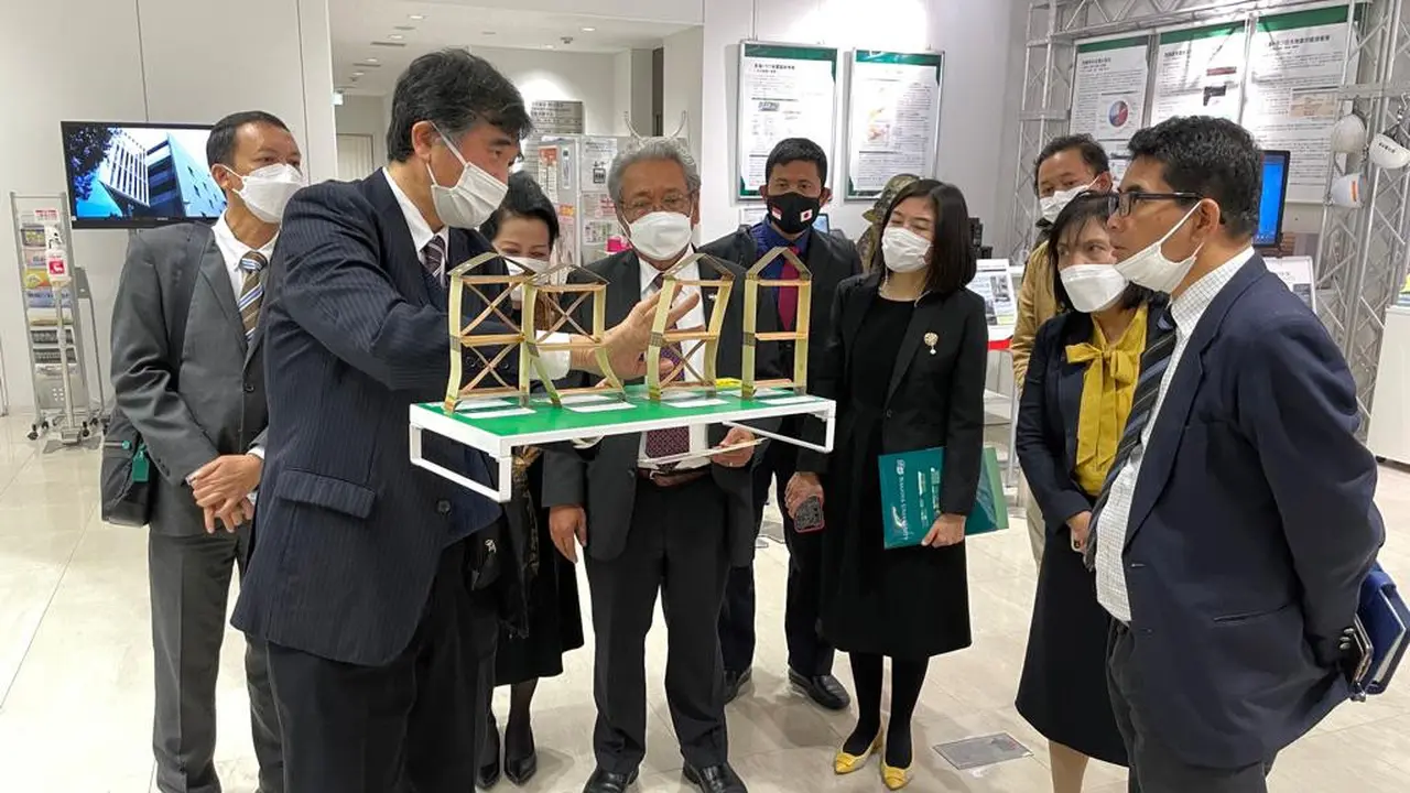 Duta Besar Republik Indonesia (Dubes RI) unaDuta Besar Republik Indonesia (Dubes RI) untuk Jepang Heri Akhmadi menyambut baik tawtuk Jepang Heri Akhmadi menyambut baik tawaran kerja sama penanganan kebencanaan di Indonesia dari Universitas Nagoya, Jepang.