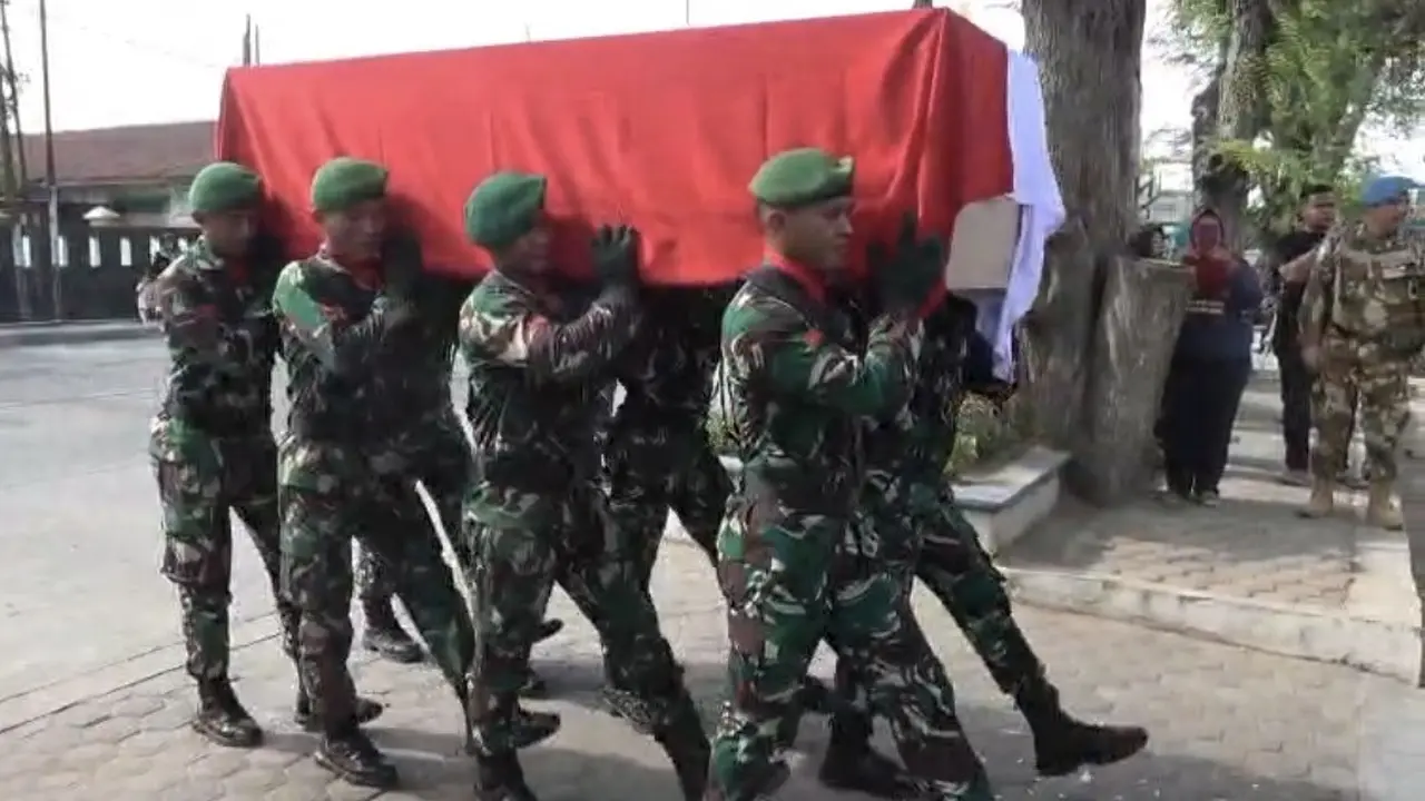 Kepulangan Sang Penjaga Perdamaian: Tangis Histeris Sambut Jenazah Praka Rico Pramudia