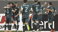 Pemain Argentina merayakan gol ke gawang Peru dalam laga Kualifikasi Piala Dunia 2022 zona Amerika Selatan, Rabu (18/11/2020) pagi WIB. Argentina menang 2-0 dalam laga ini. (ERNESTO BENAVIDES / POOL / AFP)