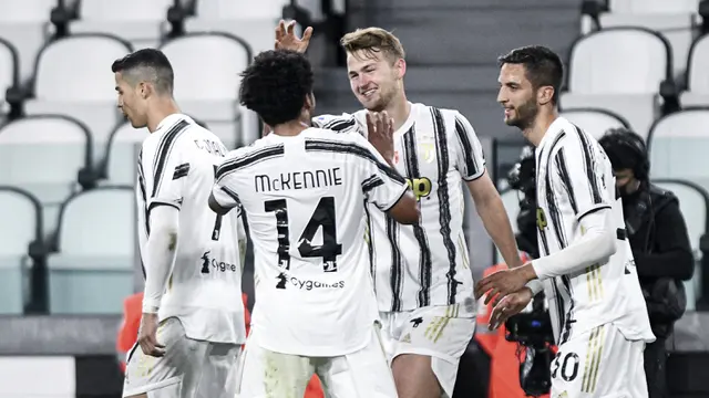 FOTO: Alex Sandro Tampil Gemilang, Juventus Taklukkan Parma 3-1