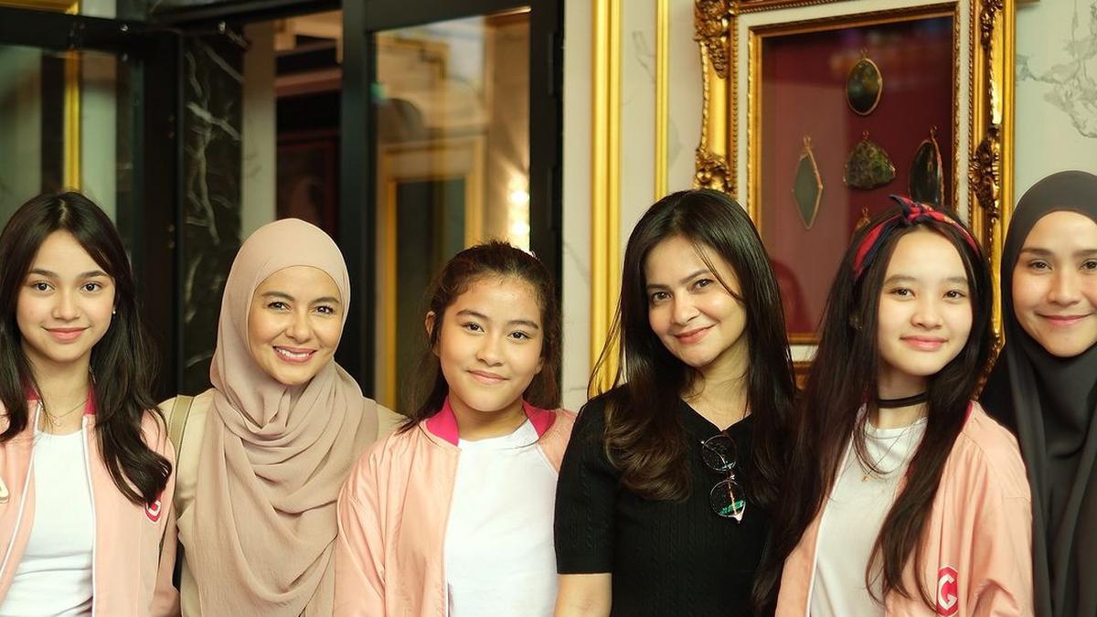6 Gaya Anak Cut Tari, Meisya Siregar, dan Zaskia Adya Mecca saat Karantina GADIS Sampul 2024