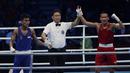 Petinju Indonesia, Farrand Papendang, kalah dari petinju Thailand, Khunatip Pidnuch, pada semifinal kelas 60 kg SEA Games 2019 di PICC Forum, Manila, Minggu (8/12). Farrand kalah dengan poin 139-146. (Bola.com/M Iqbal Ichsan)