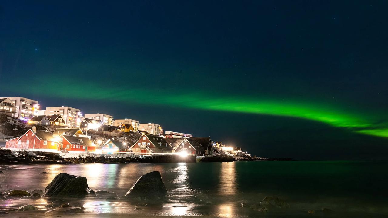 FOTO: Keindahan Menakjubkan Aurora Borealis di Langit Greenland