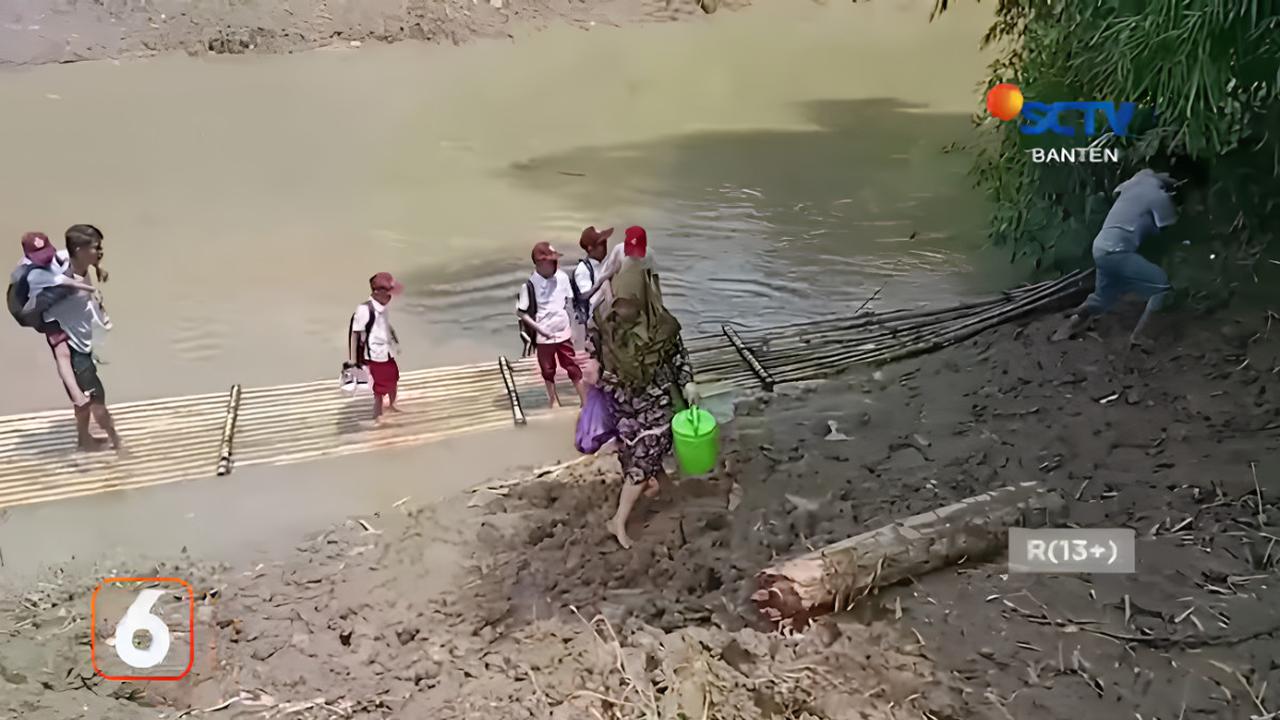 Rakit Swadaya Warga jadi Penyelamat