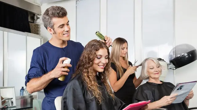 Hati-hati, Salon Kecantikan Juga Bisa Jadi Sumber Penyakit (Tyles Olson/Shutterstock)