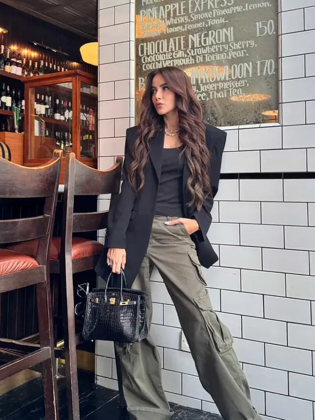 Olla Ramlan Perdana Setelah Melepas Hijab. [@aulia_neosevuturi]