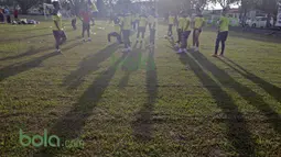 Para pemain Penang FA tengah berlatih di Lapangan USM, Penang, Malaysia, Minggu (31/01/2016). (Bola.com/Nicklas Hanoatubun)