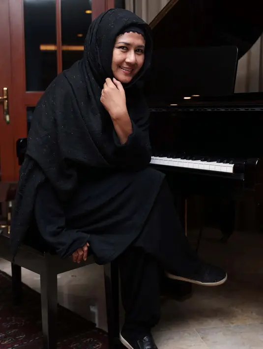 Meskipun kanker terus menjalar dalam tubuhnya, namun seorang Ria Irawan tak pernah terlihat lemah. Hingga akhirnya ia tutup usia. Bahkan, dokter yang merawatnya pun dibuat heran dengan tekad Ria yang selalu ingin sembuh. (Deki Prayoga/Dream.co.id)