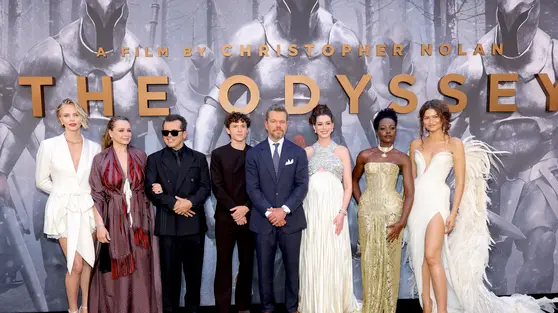 Parade Busana di Karpet Merah The Odyssey, Zendaya Paling Mencuri Perhatian