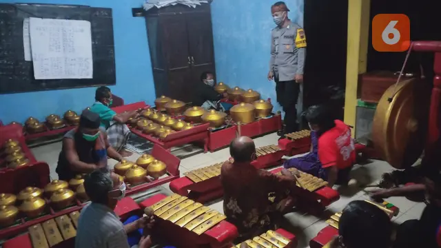 Bripka Sutrisno Bhabinkamtibmas yang Lestarikan Warisan Budaya Lokal