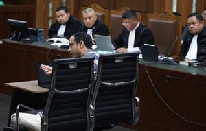 Mantan Menteri Pendidikan, Kebudayaan, Riset, dan Teknologi (Mendikbudristek), Nadiem Makarim, saat mengikuti sidang lanjutan di Pengadilan Tindak Pidana Korupsi (Tipikor) Jakarta, Senin (11/5/2026). Nadiem Makarim kembali dihadirkan untuk mengikuti sidang lanjutan. (merdeka.com/Arie Basuki)