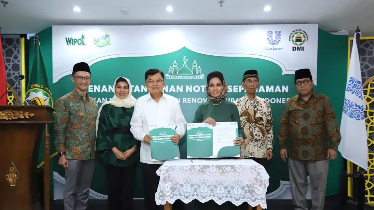Ketua Umum DMI Jusuf Kalla (JK) apresiasi PT Unilever Indonesia, Tbk yang mengukuhkan kolaborasi solidaritas bersama Dewan Masjid Indonesia (DMI) bertepatan 90 tahun pertumbuhan dan aktivitas operasional di Tanah Air.