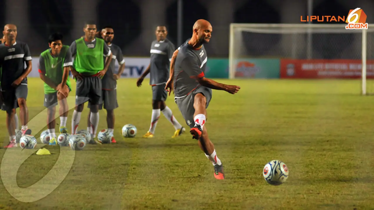 latihan-timnas-5-130720a.png