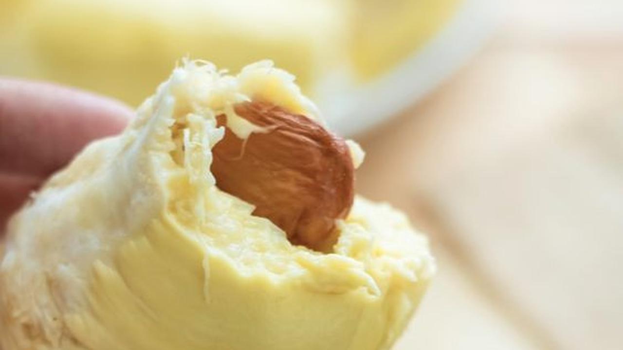 Tips Makan Buah Durian yang Tepat