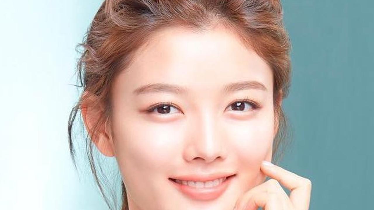 1. Pilih Produk yang Mengandung Retinol dan Peptide untuk Mengatasi Masalah Garis Halus dan Keriput<br>