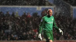 Brad Friedel tercatat telah melakukan penyelamatan penalti di Liga Inggris sebanyak 10 kali. Kiper asal Amerika tersebut pernah membela klub Liga Inggris seperti Aston Villa, Liverpool, dan Tottenham Hotspur. (AFP/Adrian Dennis)