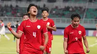 Selebrasi bek Timnas Indonesia U-19, Kadek Arel Priyatna usai mencetak gol ke gawang Timnas Filipina U-19 dalam laga Grup A Piala AFF U-19 2024 di Stadion Gelora Bung Tomo, Surabaya, Jawa Timur, Rabu (17/7/2024). (Dok.PSSI).