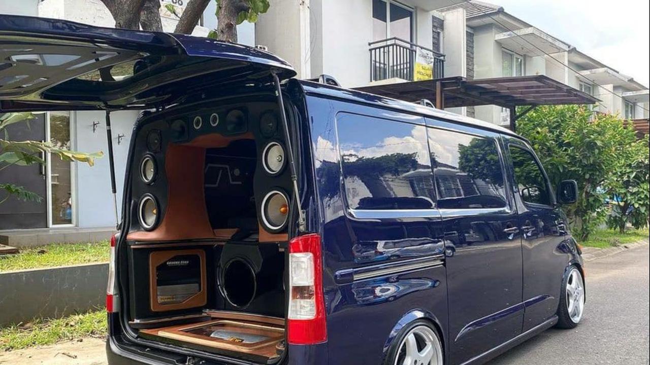 Tertata dengan lengkap dan suara penuh