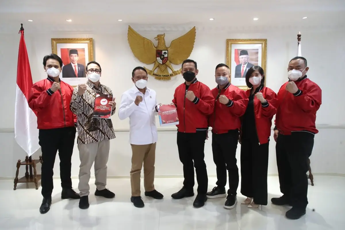 Menpora Zainudin Amali bersama Pengurus PBESI