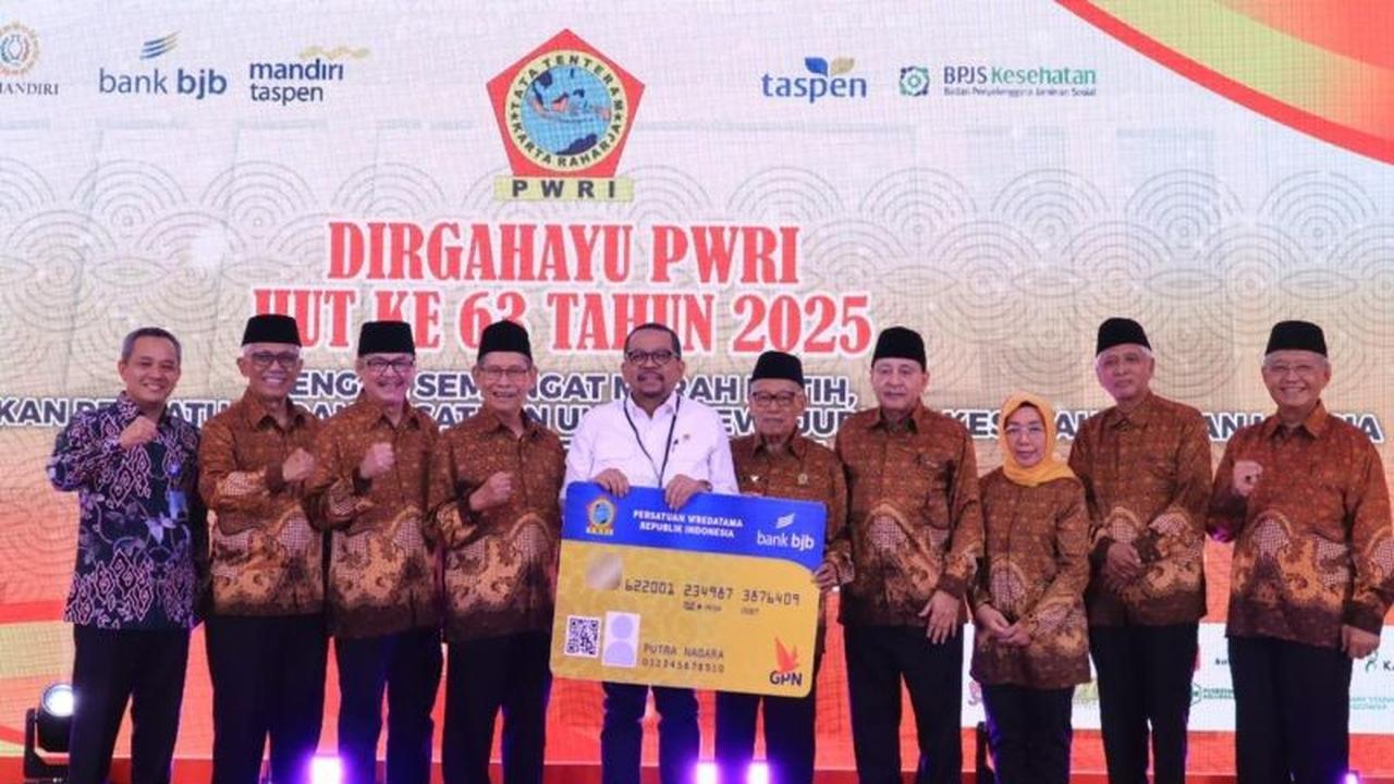Tahukah Anda? Bank BJB dan PWRI Luncurkan Kartu ATM Co-Branding BJB PWRI untuk Pensiunan, Multifungsi sebagai KTA Resmi!