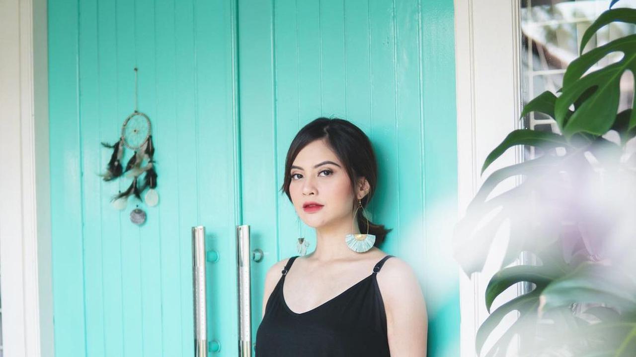 Potret Baby Bump Tiwi Eks T2 yang Sedang Hamil Anak Kedua. (Sumber: Instagram/tentangtiwi)