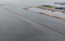 Dirut KCN: Tanggul Beton di Laut Cilincing Beda dengan Pagar Bambu di PIK