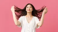 7 Tips Merawat Rambut Lurus Panjang agar Tidak Mudah Rontok dan Tetap Sehat Berkilau