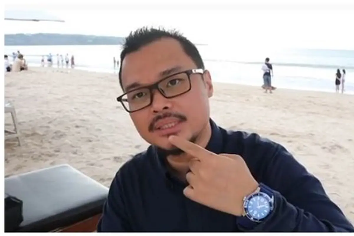 Namun sebelum kasus itu muncul, ia sering menggelar terapi massal pemulihan jiwa yang selalu dipenuhi oleh pengunjung.