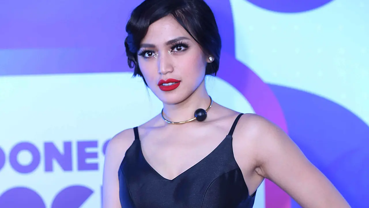 [Bintang] Jessica Iskandar Tampil Layaknya 'Putri Duyung' di ISMA 2K16