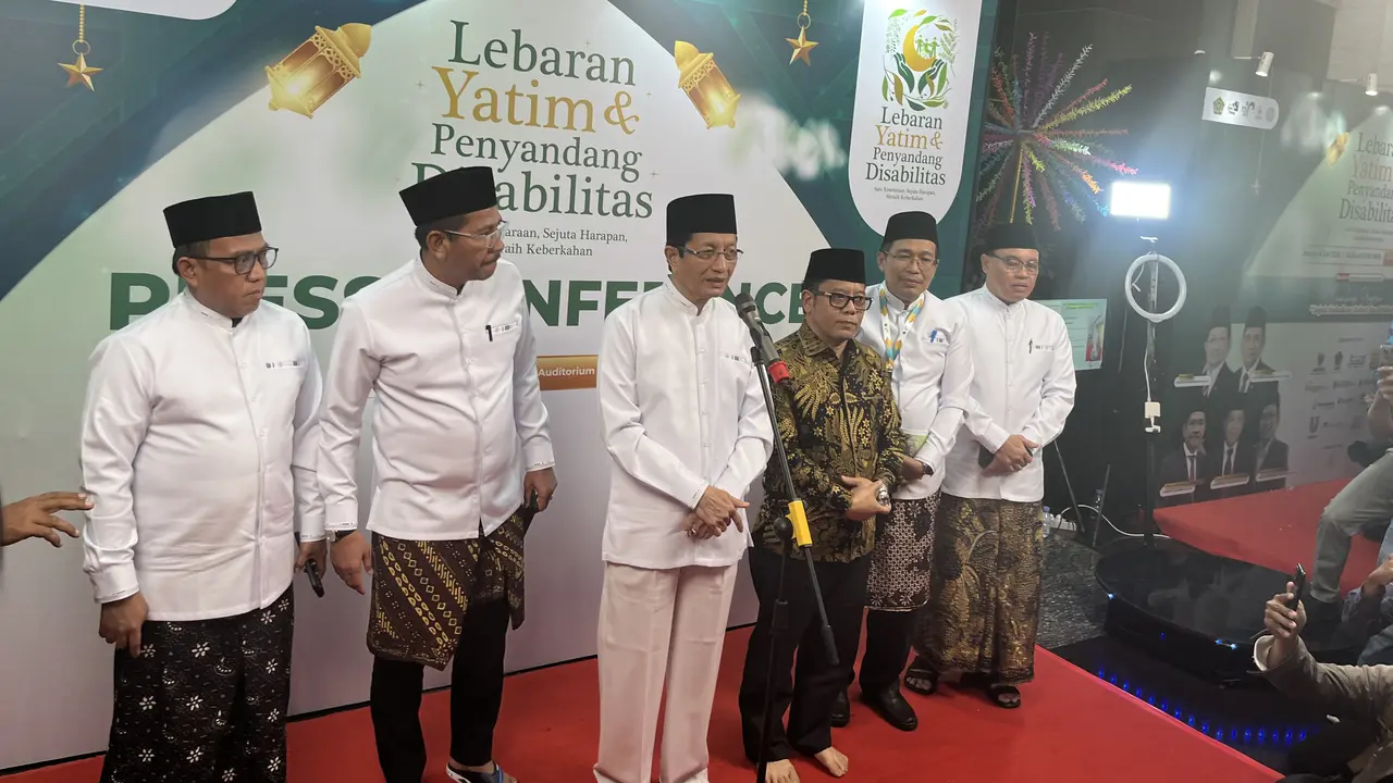 Kementerian Agama Republik Indonesia (Kemenag RI) menghadiahkan paket bingkisan kepada dua juta anak yatim dan penyandang disabilitas.