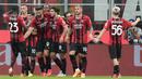 Permainan tak banyak berubah di babak kedua. Keunggulan 4-1 AC Milan bertahan hingga pertandingan usai. Hasil tersebut membuat Rossoneri menempati urutan keempat klasemen sementara Liga Italia musim 2021/2022. (Foto: AP/Luca Bruno)