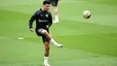 Dortmund memiliki bekal kemenangan 1-0 untuk menghadapi PSG di leg kedua. (FRANCK FIFE / AFP)