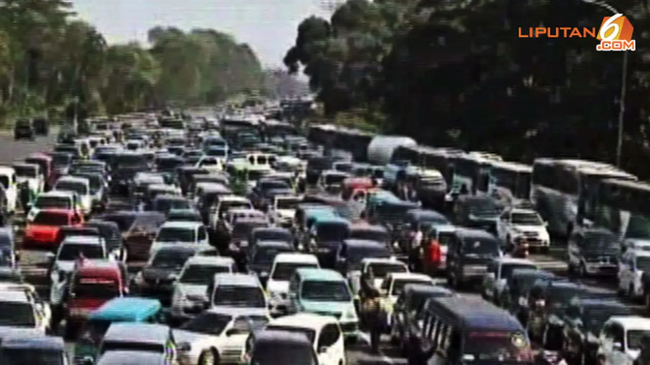 lalu-lintas-macet-parah-130811b.jpg