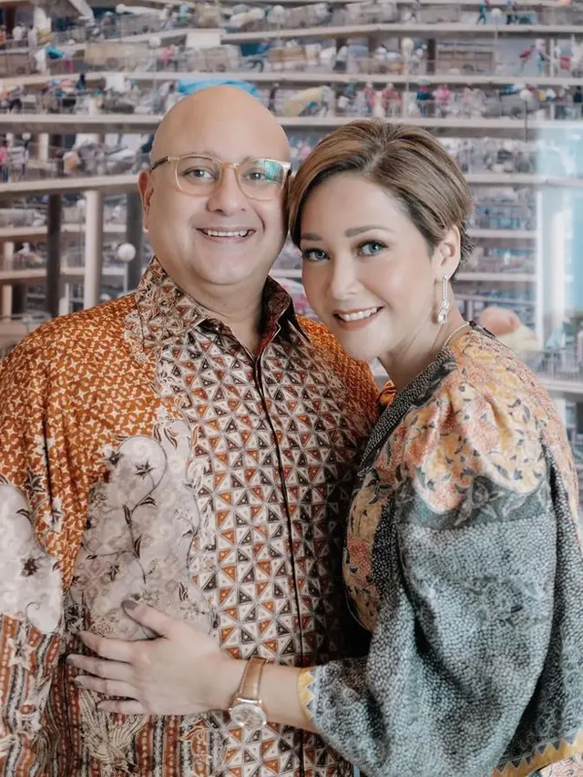 Model Batik Irwan Mussry, Tampil Elegan di Berbagai Momen