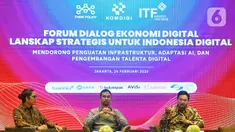 Syarif Hidayatullah dari ITF, Digital Government Principal Think Policy, Prasetya Dwicahya dan Ketua Bidang Hubungan Pemerintah Asosiasi Video Streaming Indonesia (AVISI), Hafil Naufal Rahman (dari ke kanan) saat Forum Dialog Ekonomi Digital Lanskap Strategis untuk Indonesia Digital di Jakarta, Senin (24/2/2025). (Liputan6.com/Angga Yuniar)