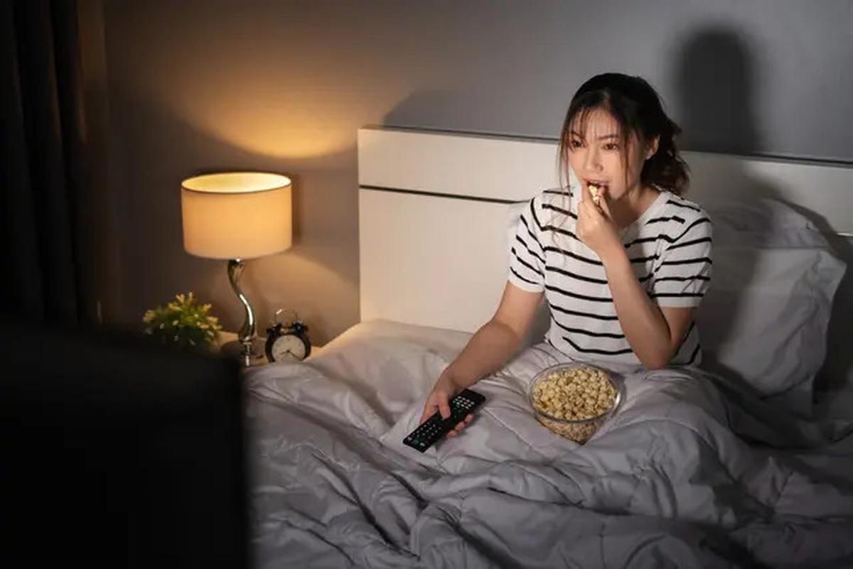 Kebiasaan Ngemil Ini Ternyata Bisa Picu Diabetes, Hindari Makanan Tersebut