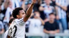 Weston McKennie merayakan golnya di laga Juventus vs Genoa di pekan ke-31 Liga Italia 2025/2026 di Allianz Stadium, Senin (06/04/2026) malam WIB. (Fabio Ferrari/LaPresse via AP)