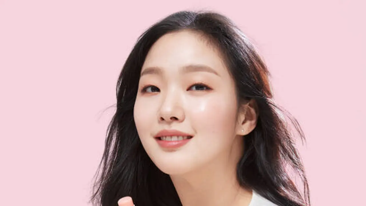 Terbaru di K-Beauty, Stik Multifungsi Bakal Jadi Tren Kecantikan 2022
