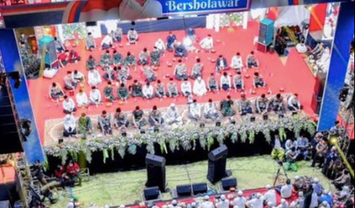 Momen Jenderal Kakak Adik Sholawatan Bareng