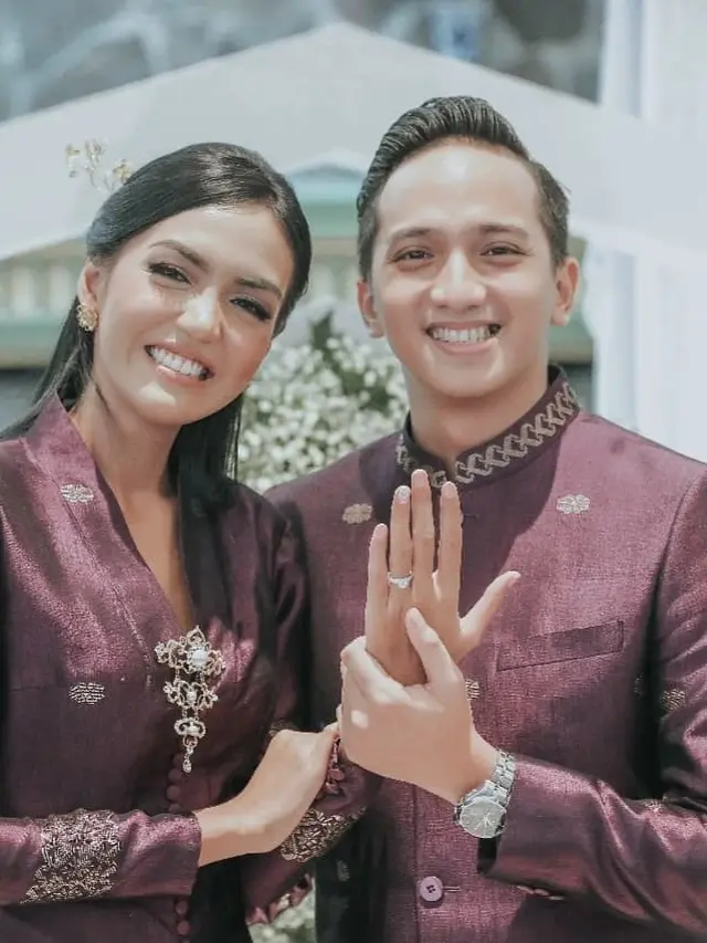 [Bintang] Ge Pamungkas Lamar Anastasia Herzigova