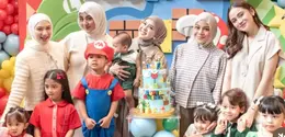 Geng Mamayu saat Hadir Ulang Tahun Putra Pertama Kesha Ratuliu. [@kesharatuliu05]