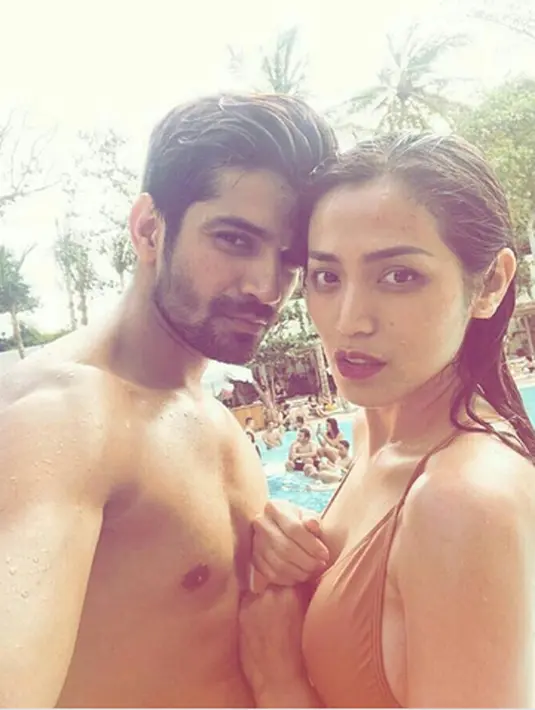 "Sepertix udah jadian beneran nih mamahx ell..!! Selamat yaaa," tulis akun ella.chayank_umi86 sebagai keterangan foto yang diunggah belum lama ini. (Instagram/ella.chayank_umi86)