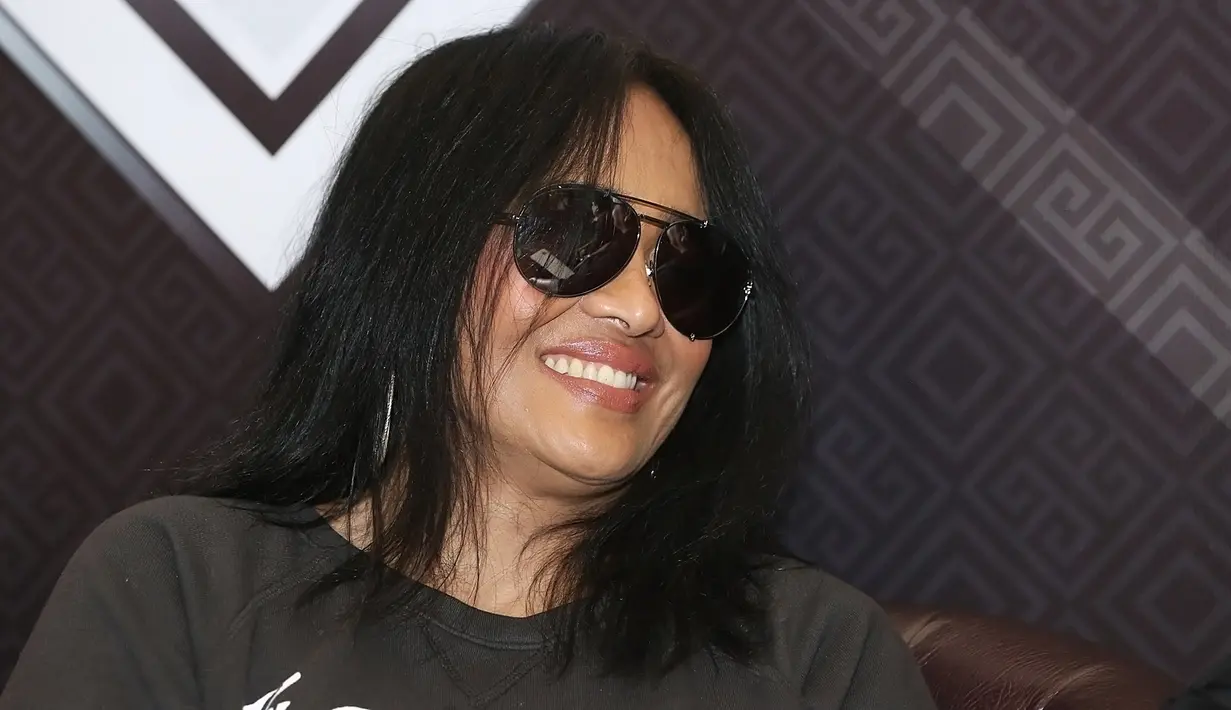 Atiek CB, lama tak terlihat di industri musik tanah air karena keputusannya untuk menetap di Amerika sejak tahun 2002. Bagi para penggemar jangan khawatir karena Atiek CB akan hadir di Indonesia. (Bambang E.Ros/Bintang.com)